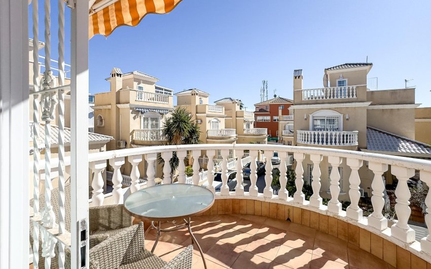 Herverkoop - Villa -
Orihuela Costa - Los Almendros-la Florida