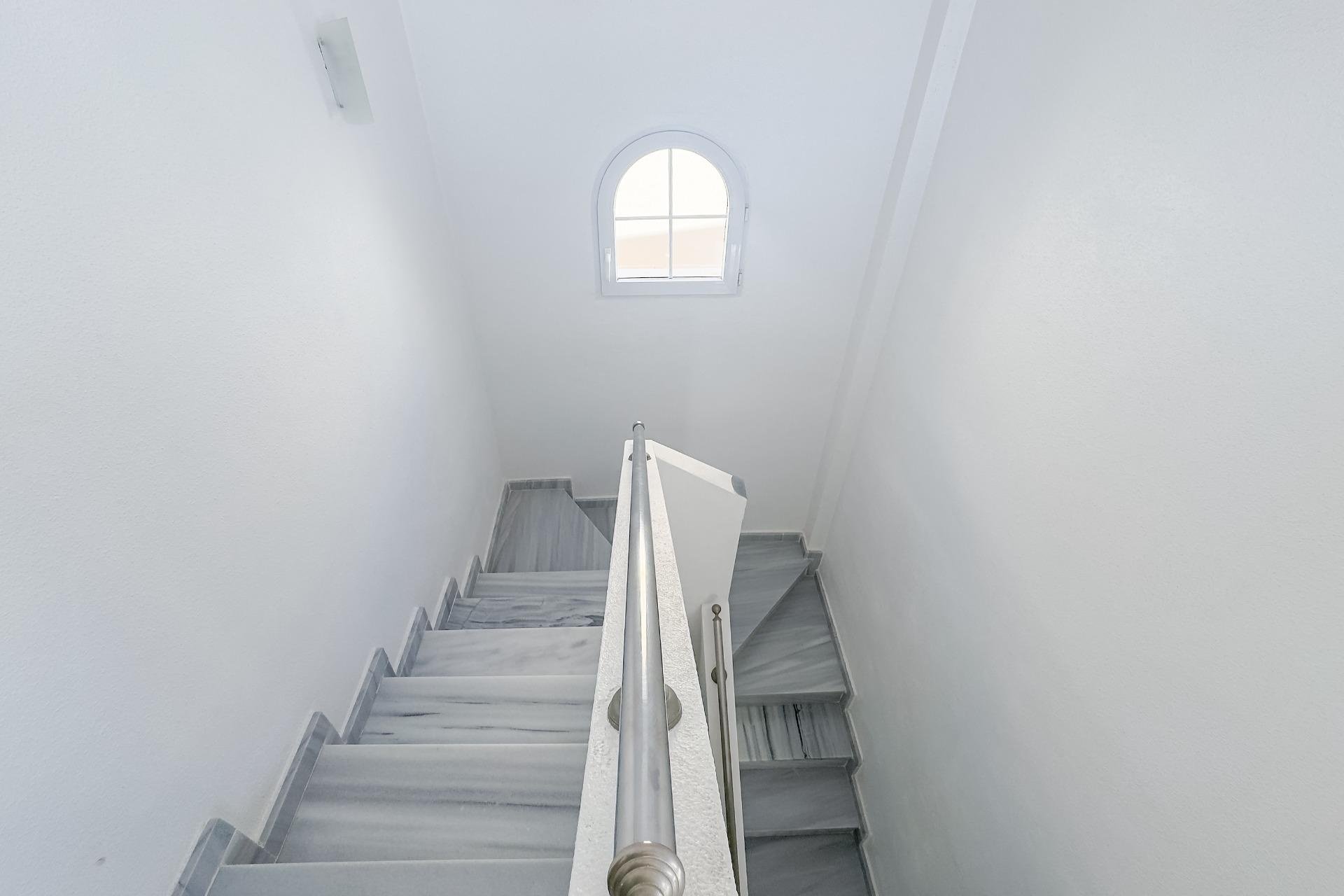 Herverkoop - Villa -
Orihuela Costa - Los Almendros-la Florida