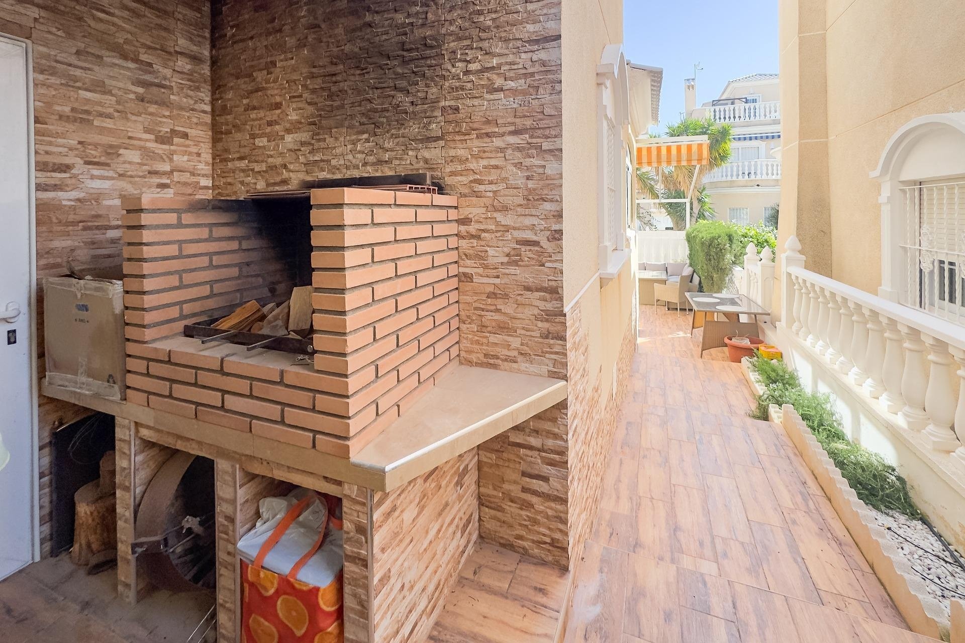 Herverkoop - Villa -
Orihuela Costa - Los Almendros-la Florida