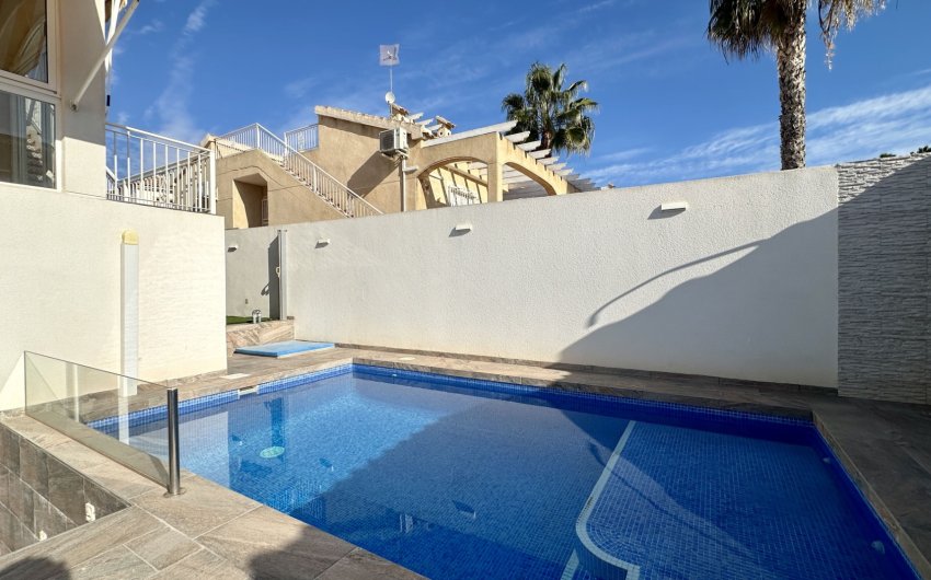 Herverkoop - Villa -
Orihuela Costa - Los Altos