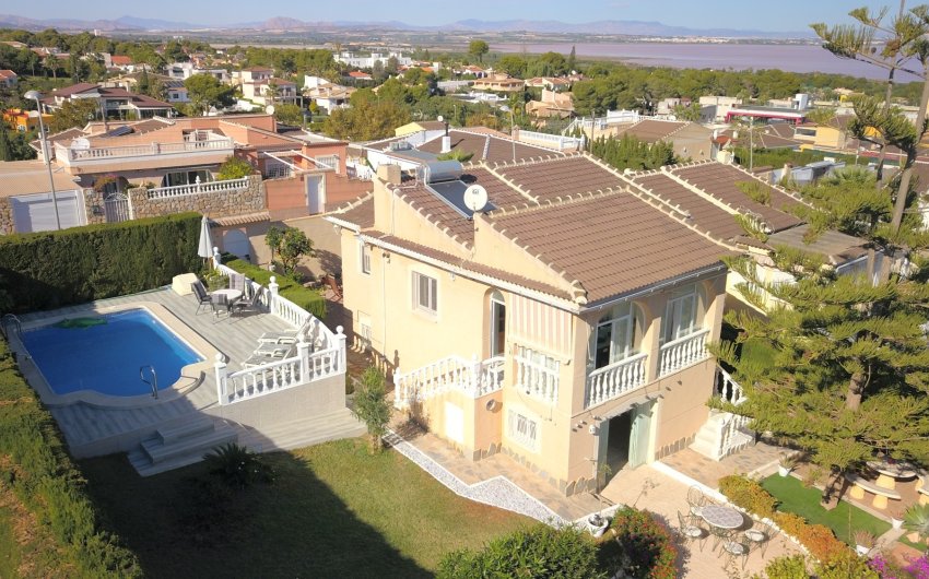Herverkoop - Villa -
Orihuela Costa - Los Balcones