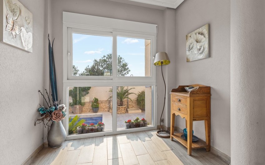 Herverkoop - Villa -
Orihuela Costa - Playa Flamenca