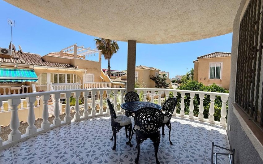 Herverkoop - Villa -
Orihuela Costa - Playa Flamenca