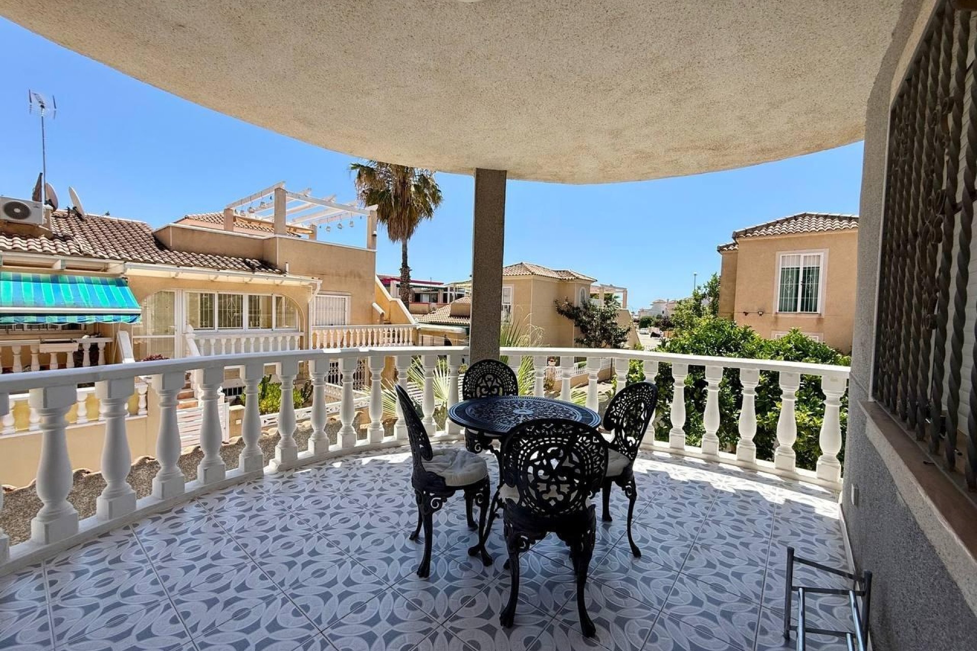Herverkoop - Villa -
Orihuela Costa - Playa Flamenca