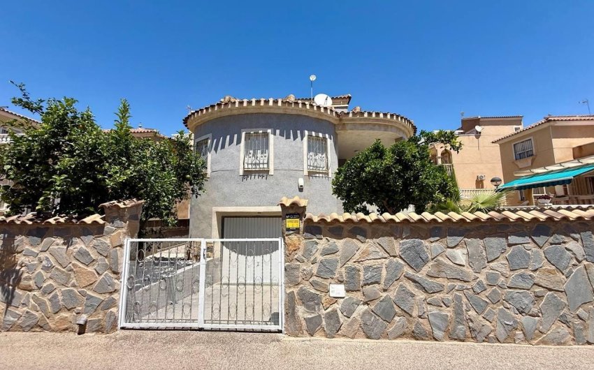 Herverkoop - Villa -
Orihuela Costa - Playa Flamenca