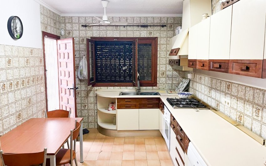 Herverkoop - Villa -
Orihuela Costa - Punta Prima