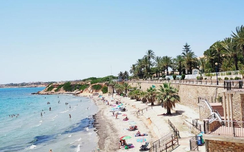 Herverkoop - Villa -
Orihuela Costa - Punta Prima