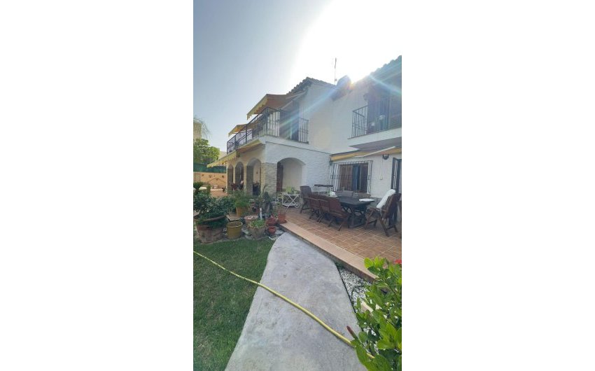 Herverkoop - Villa -
Orihuela Costa - Punta Prima