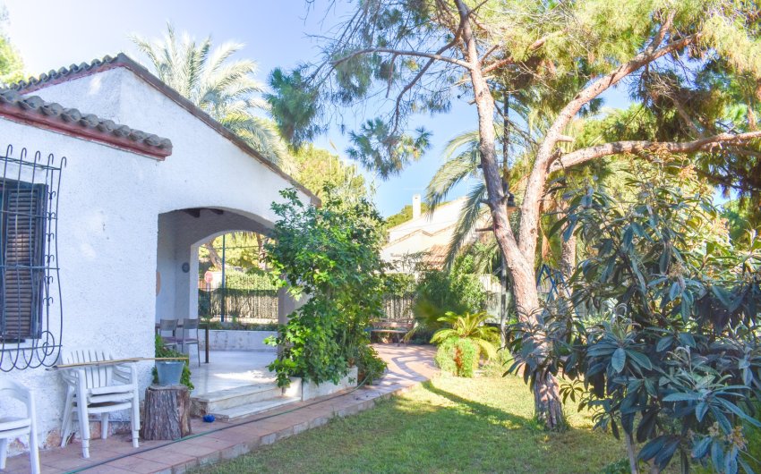 Herverkoop - Villa -
Orihuela Costa - Punta Prima