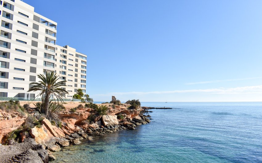 Herverkoop - Villa -
Orihuela Costa - Punta Prima