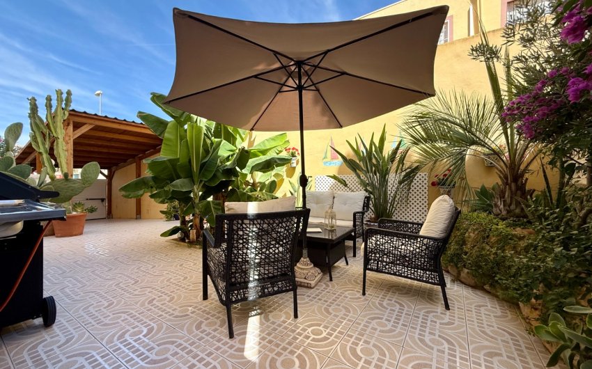 Herverkoop - Villa -
Orihuela Costa - Villamartín