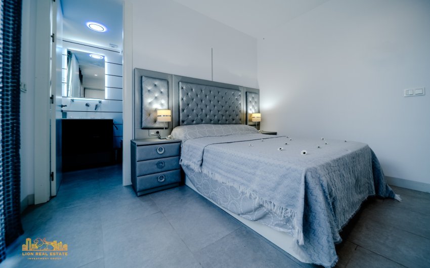 Herverkoop - Villa -
Orihuela Costa - Villamartín