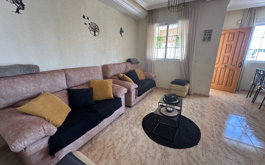 Herverkoop - Villa -
Orihuela Costa - Villamartín