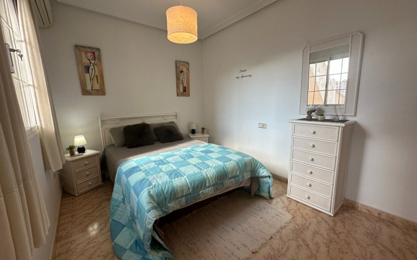 Herverkoop - Villa -
Orihuela Costa - Villamartín