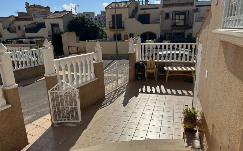 Herverkoop - Villa -
Orihuela Costa - Villamartín