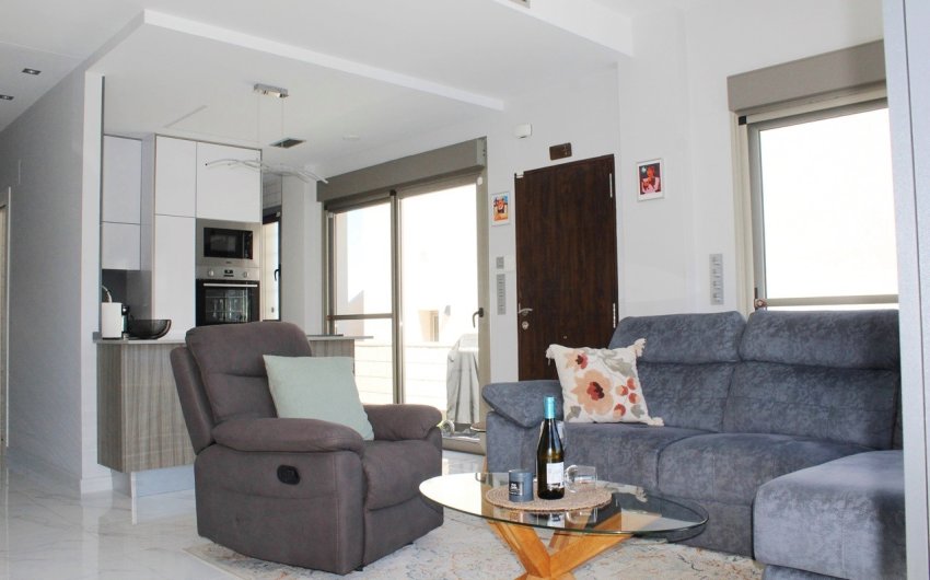 Herverkoop - Villa -
Orihuela Costa - Villamartín