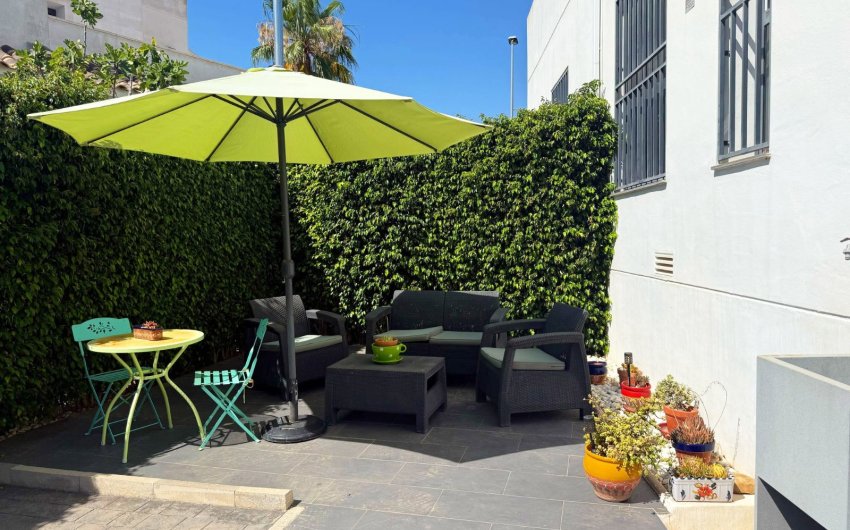 Herverkoop - Villa -
Orihuela Costa - Villamartín