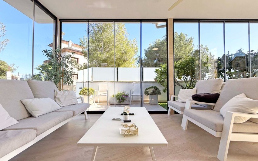 Herverkoop - Villa -
Orihuela Costa - Villamartín