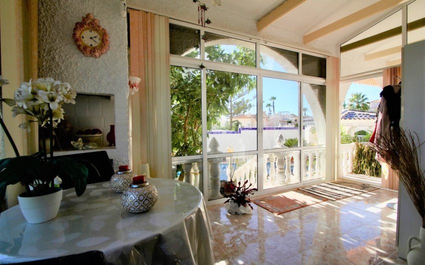 Herverkoop - Villa -
Orihuela Costa - Villamartín