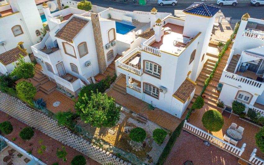 Herverkoop - Villa -
Orihuela Costa - Villamartín