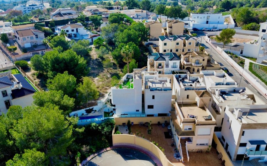 Herverkoop - Villa -
Orihuela Costa - Villamartín