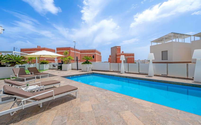 Herverkoop - Villa -
Orihuela Costa - Villamartín