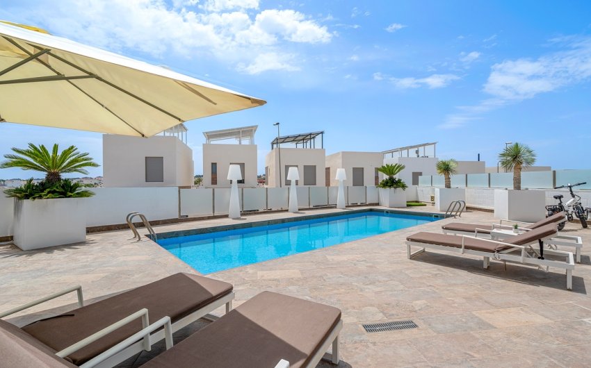 Herverkoop - Villa -
Orihuela Costa - Villamartín