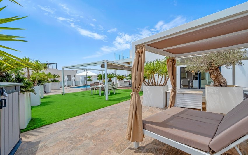 Herverkoop - Villa -
Orihuela Costa - Villamartín