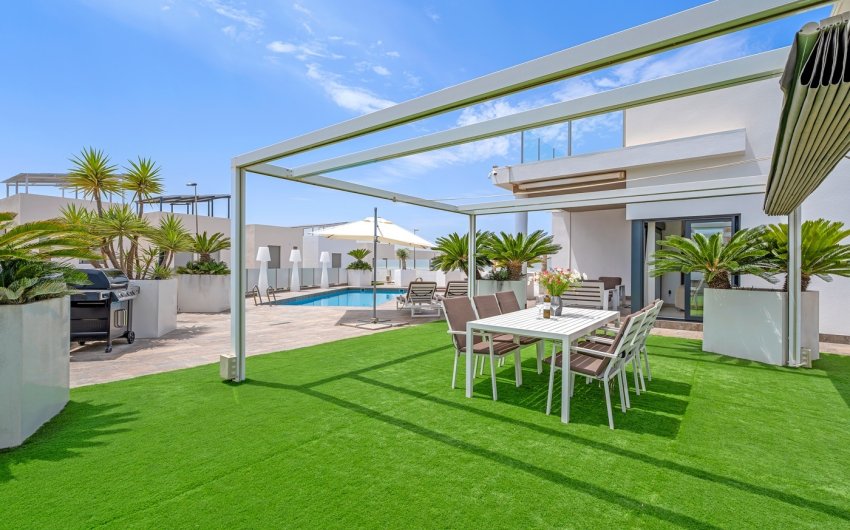 Herverkoop - Villa -
Orihuela Costa - Villamartín