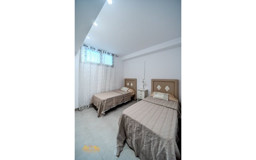 Herverkoop - Villa -
Orihuela Costa - Villamartín