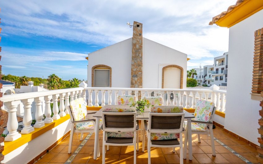 Herverkoop - Villa -
Orihuela Costa - Villamartín