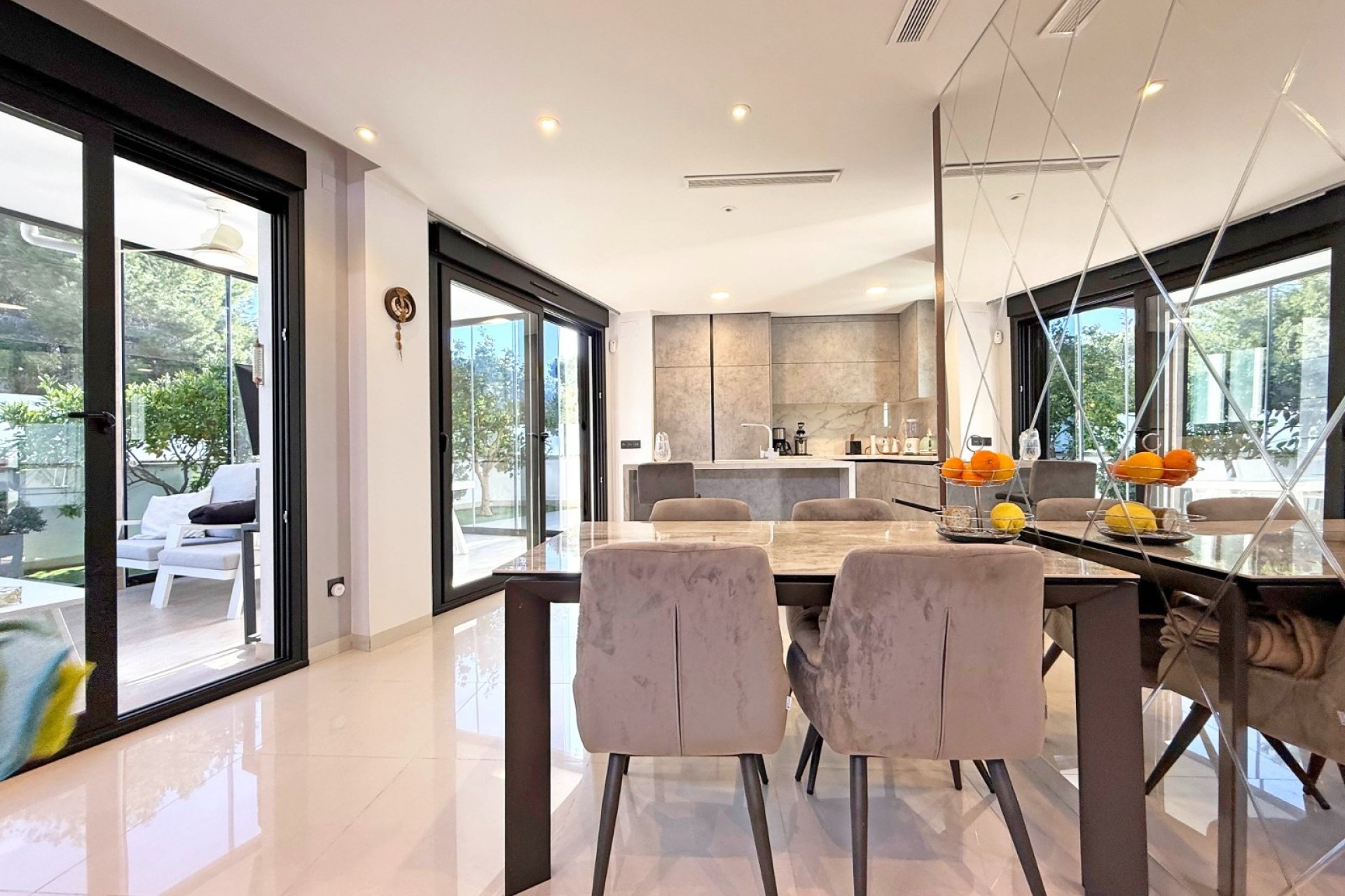 Herverkoop - Villa -
Orihuela Costa - Villamartín