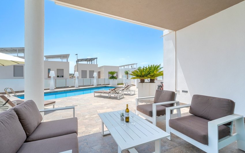 Herverkoop - Villa -
Orihuela Costa - Villamartín