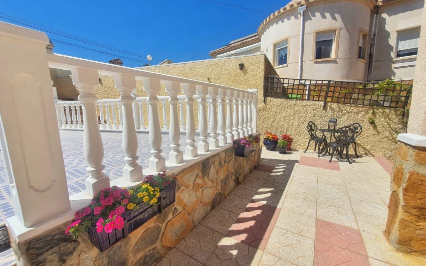 Herverkoop - Villa -
Orihuela Costa - Villamartin