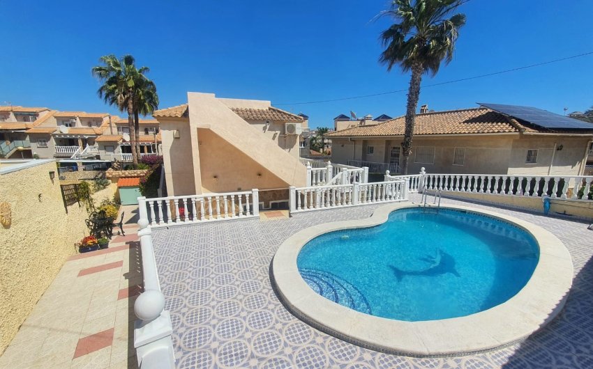 Herverkoop - Villa -
Orihuela Costa - Villamartin