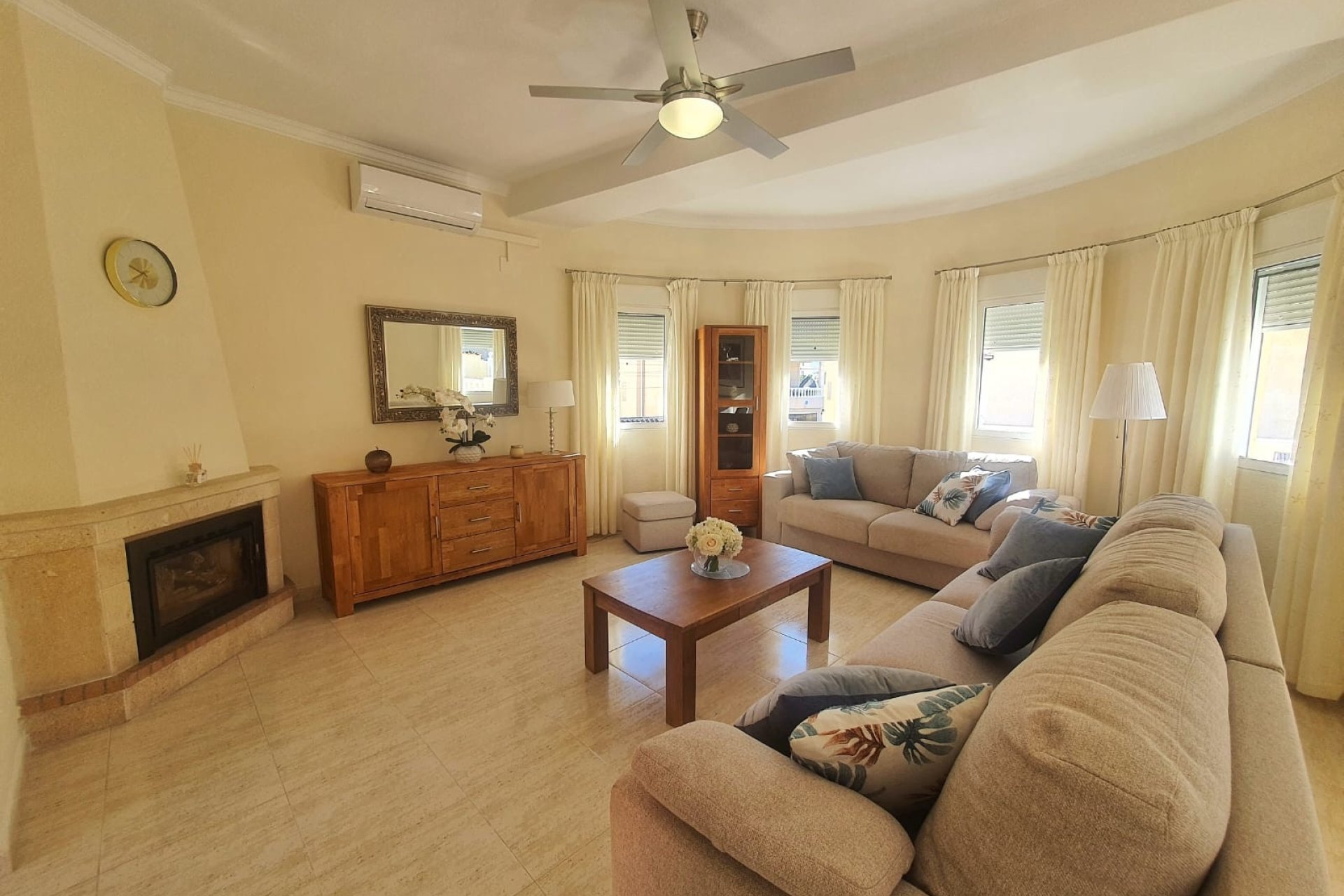 Herverkoop - Villa -
Orihuela Costa - Villamartin