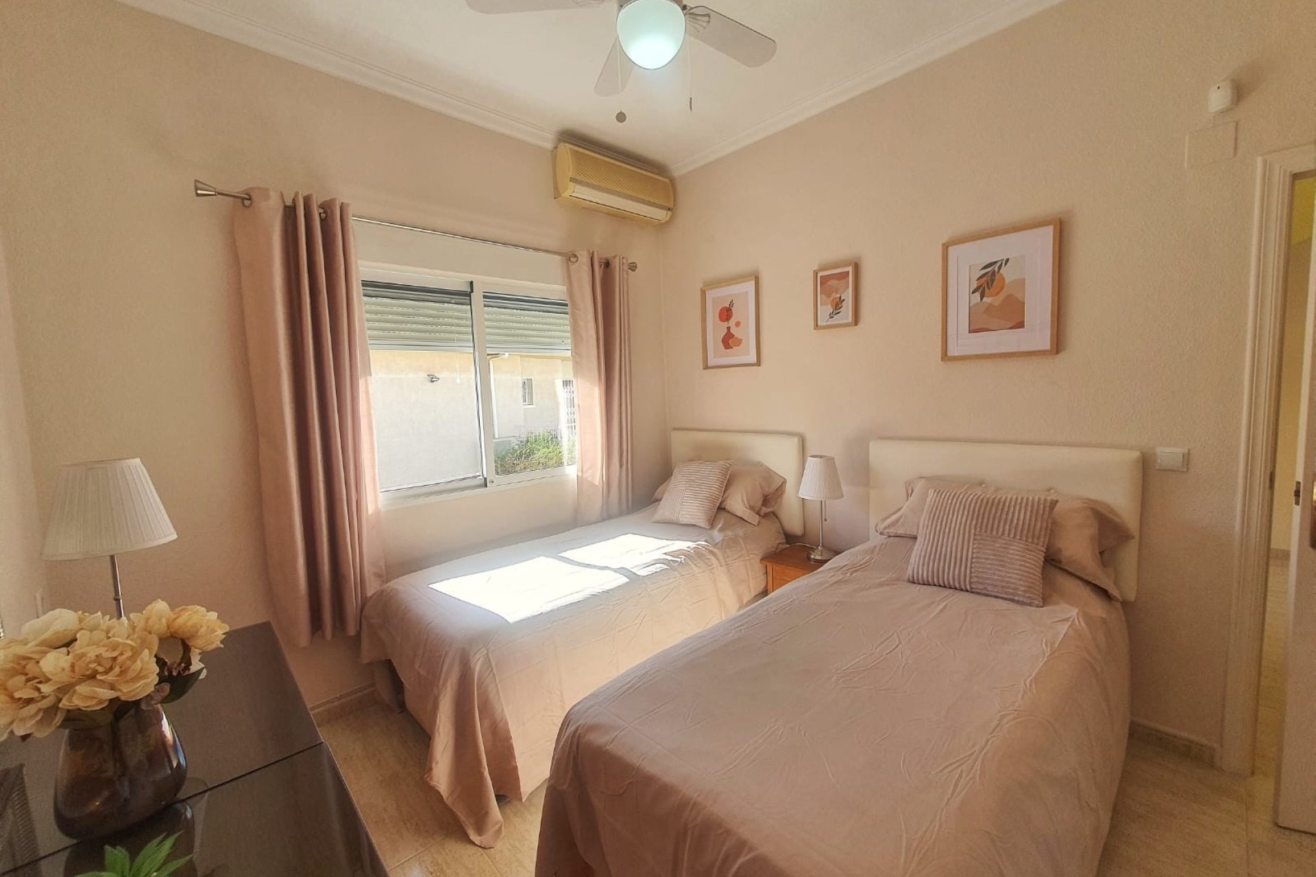 Herverkoop - Villa -
Orihuela Costa - Villamartin