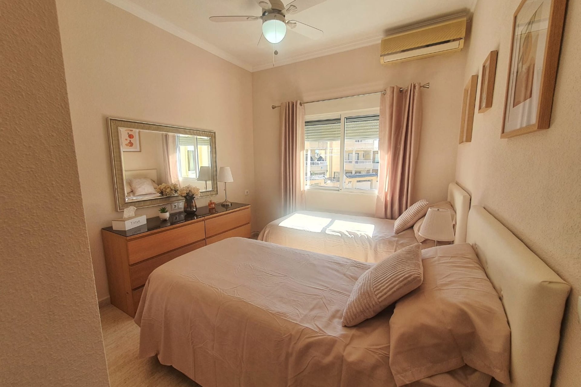 Herverkoop - Villa -
Orihuela Costa - Villamartin