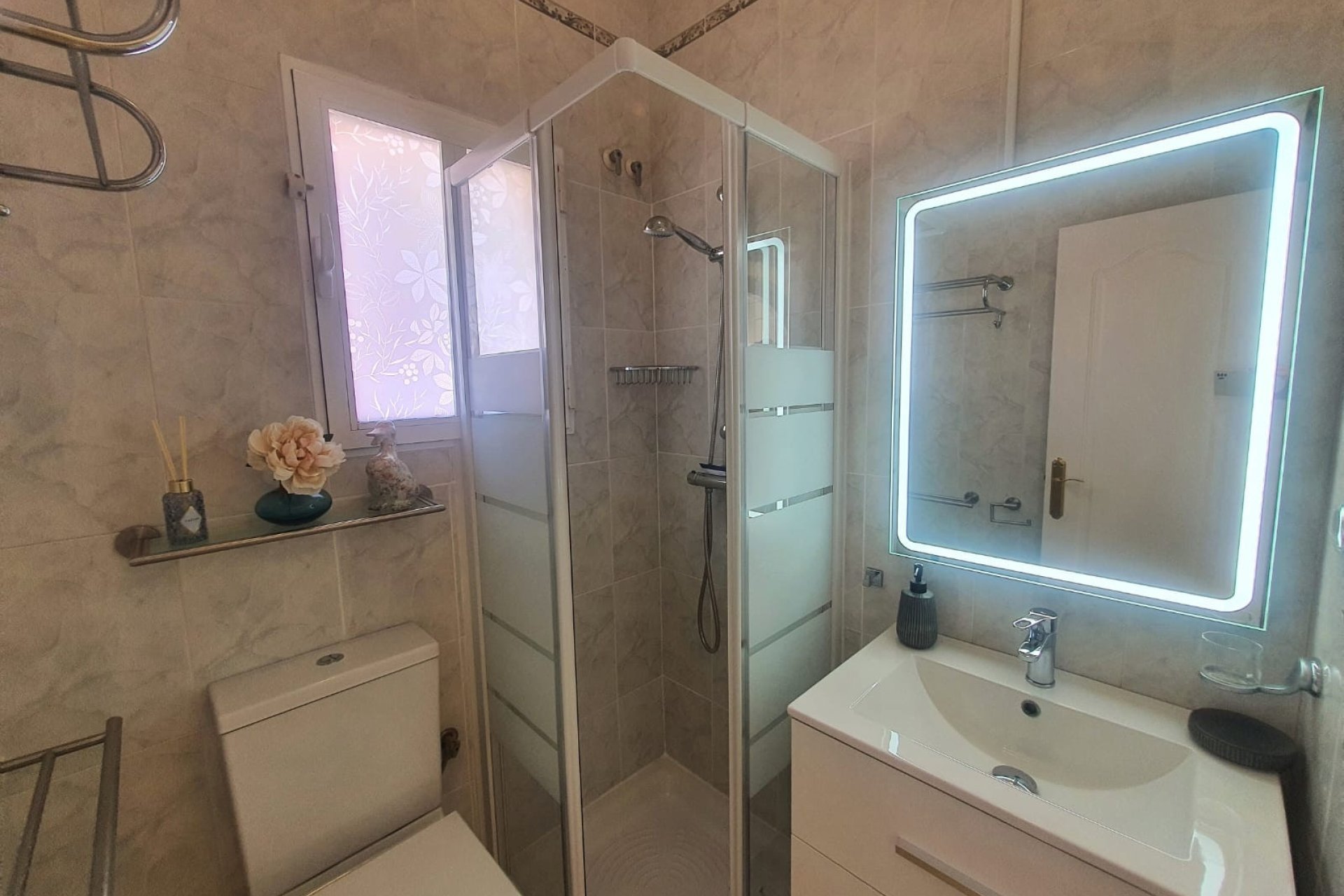 Herverkoop - Villa -
Orihuela Costa - Villamartin