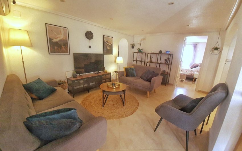 Herverkoop - Villa -
Orihuela Costa - Villamartin