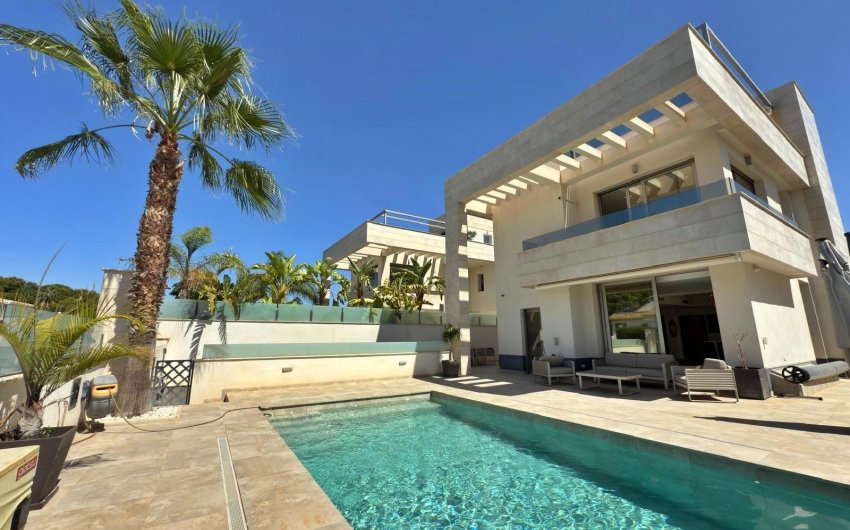 Herverkoop - Villa -
Orihuela Costa - Villamartín