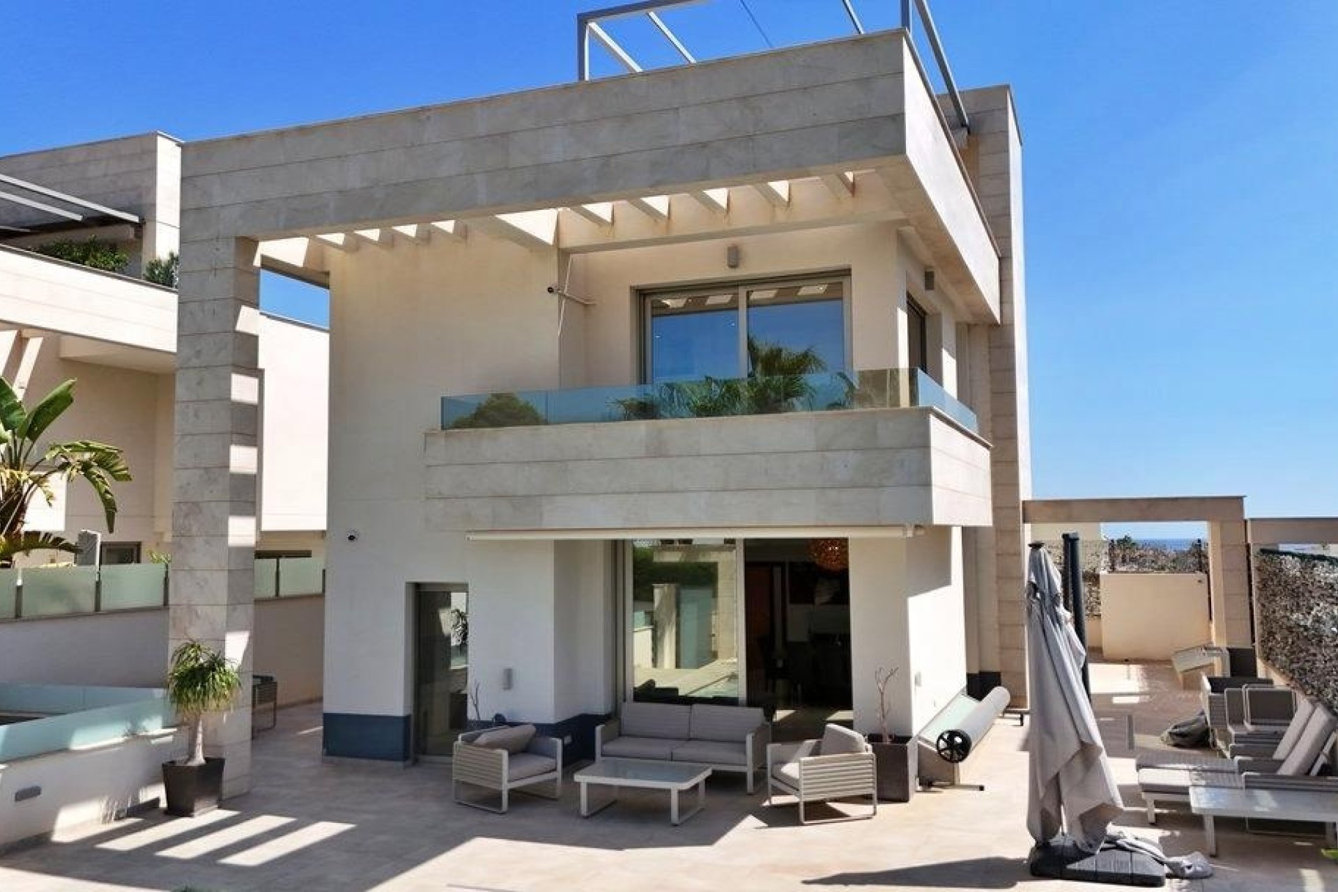 Herverkoop - Villa -
Orihuela Costa - Villamartín