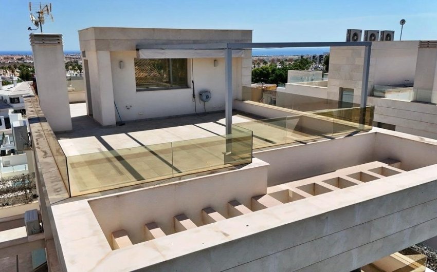 Herverkoop - Villa -
Orihuela Costa - Villamartín