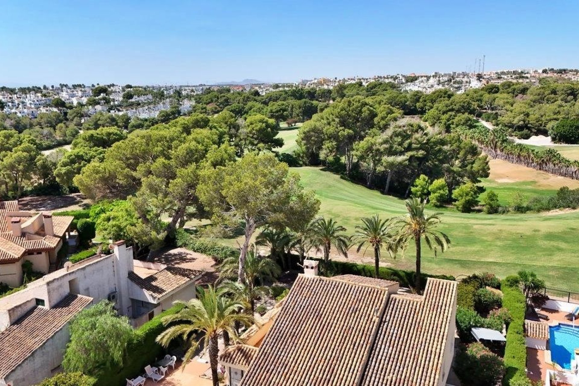 Herverkoop - Villa -
Orihuela Costa - Villamartín
