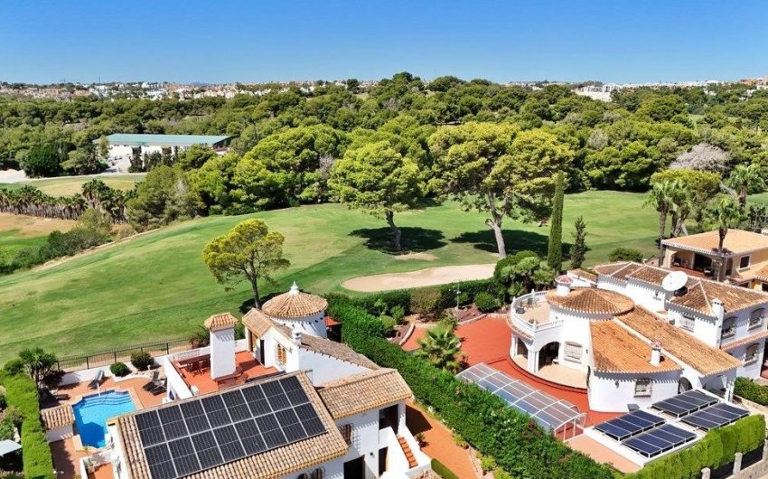 Herverkoop - Villa -
Orihuela Costa - Villamartín