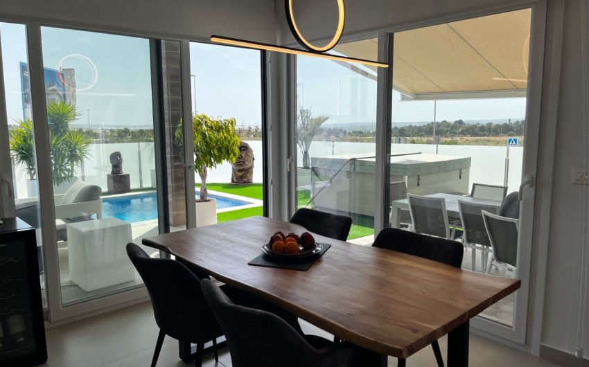 Herverkoop - Villa -
Orihuela - Entre Naranjos Vistabella Golf