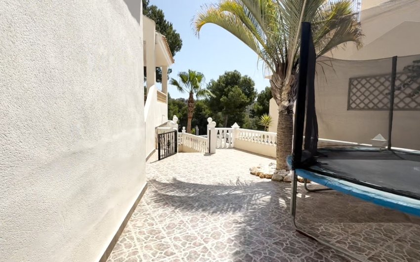 Herverkoop - Villa -
Orihuela - Inland