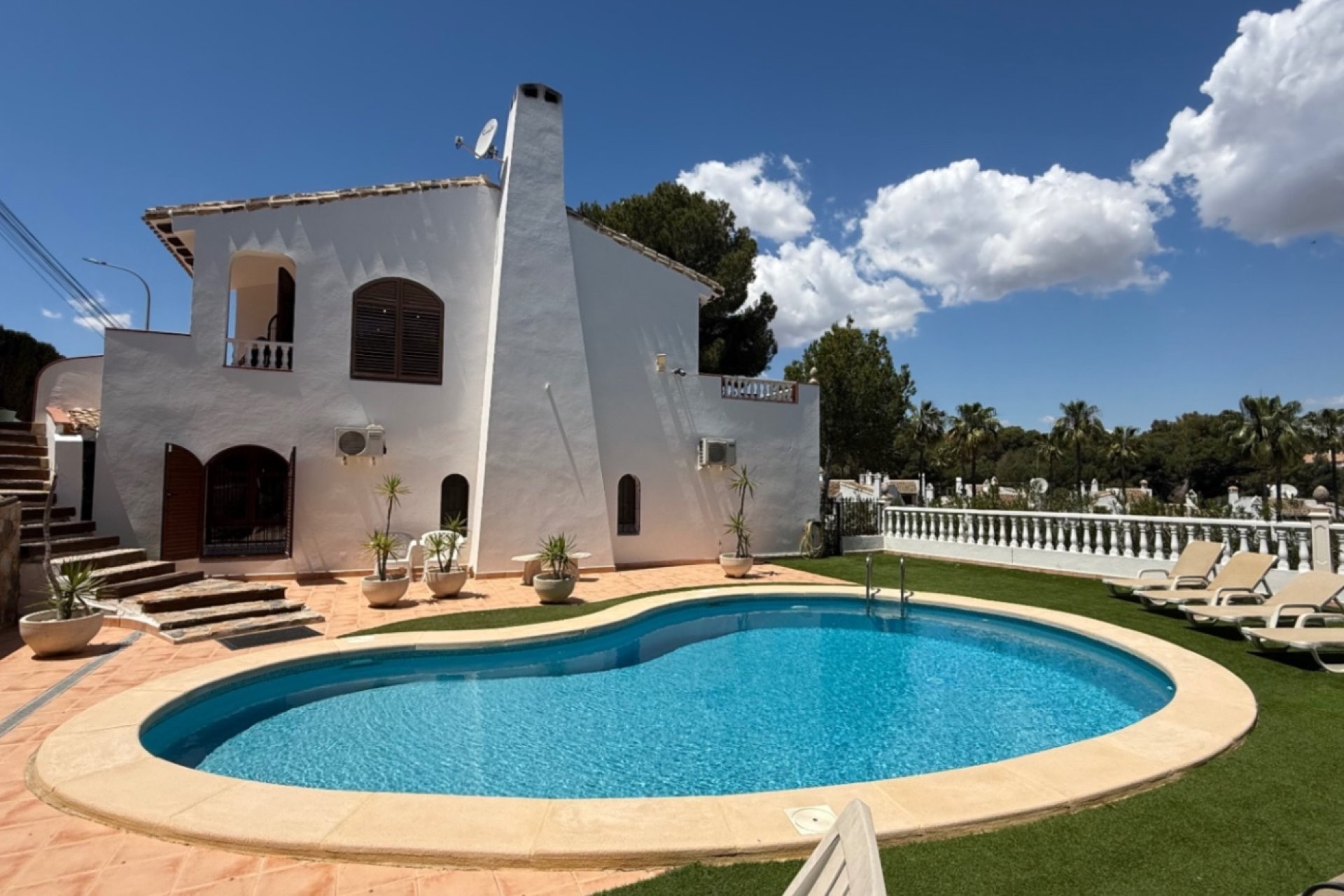 Herverkoop - Villa -
Orihuela - Inland