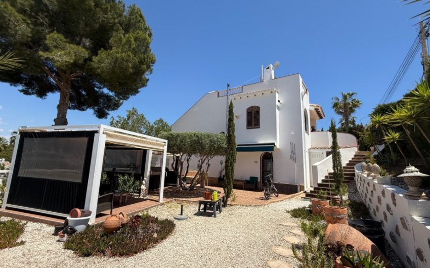Herverkoop - Villa -
Orihuela - Inland