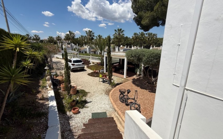 Herverkoop - Villa -
Orihuela - Inland